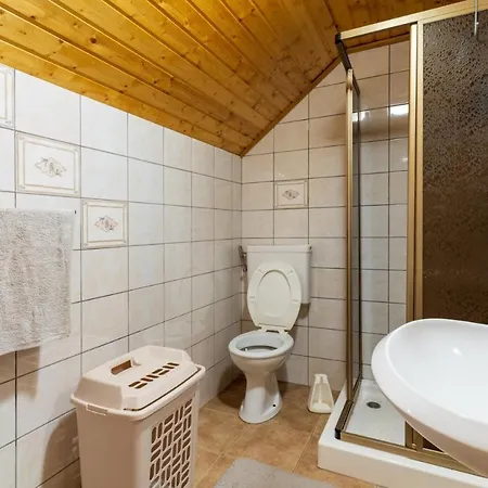 Holiday home Kuca Za Odmor Lea *